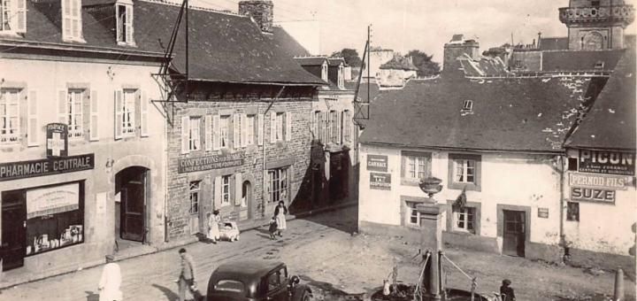 Châteauneuf-du-Faou place de la pompe