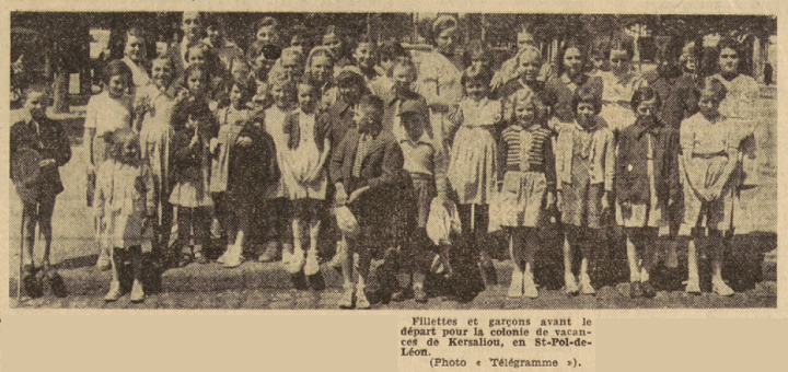 Morlaix groupe de fillettes et garçons départ colonie de vacances de Kersaliou St-Pol-de-Léon Le Télégramme 7 août 1952