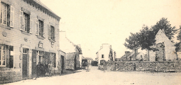 Plouguin entrée du bourg
