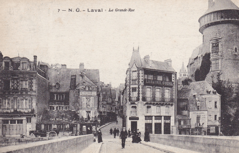 Laval La grande rue