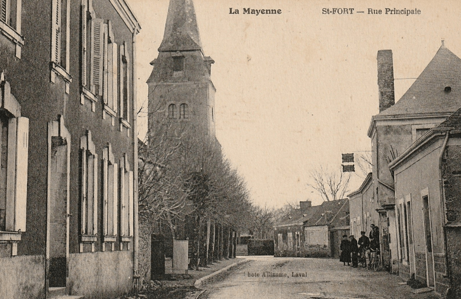Saint-Fort Mayenne rue principale