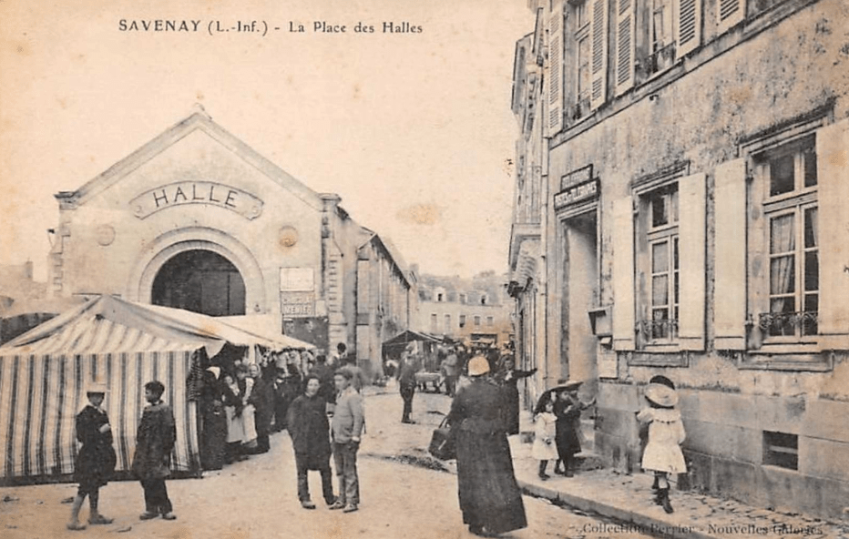 Savenay la place des halles