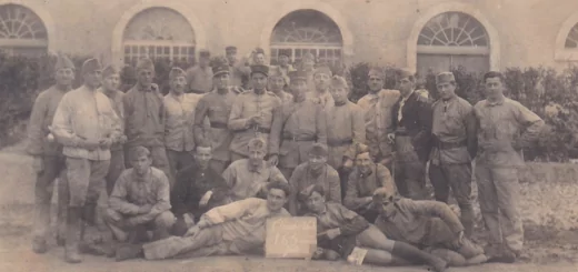 Groupe soldats du 165e régiment d'infanterie classe26.1