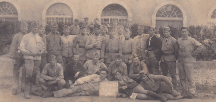 Groupe soldats du 165e régiment d'infanterie classe26.1