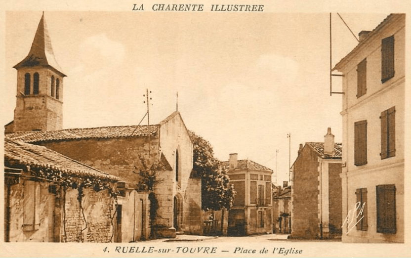Ruelle-sur-Touvre Place Eglise