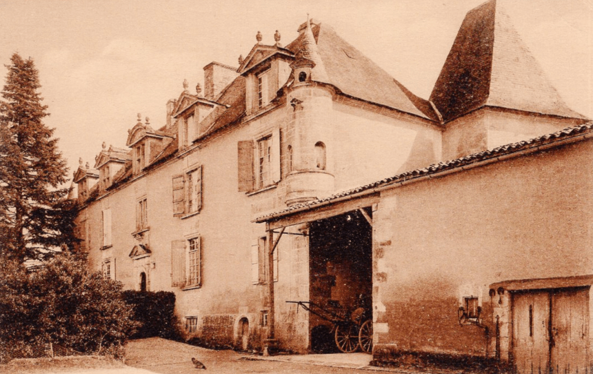 Salignac-sur-Charente Château de la Garde