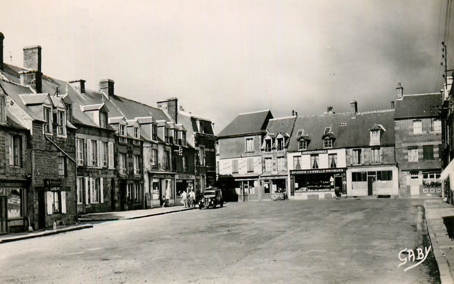 Carrouges Place Gal Leveneur