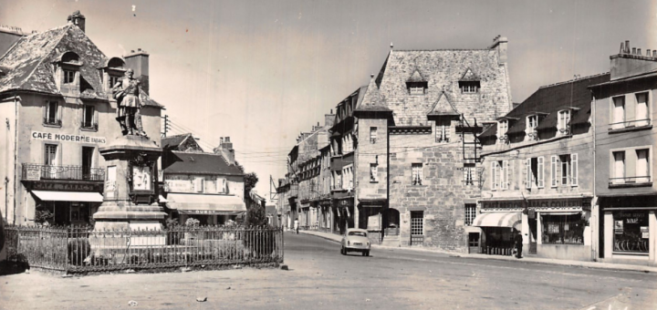 Lesneven place du général Le Flo