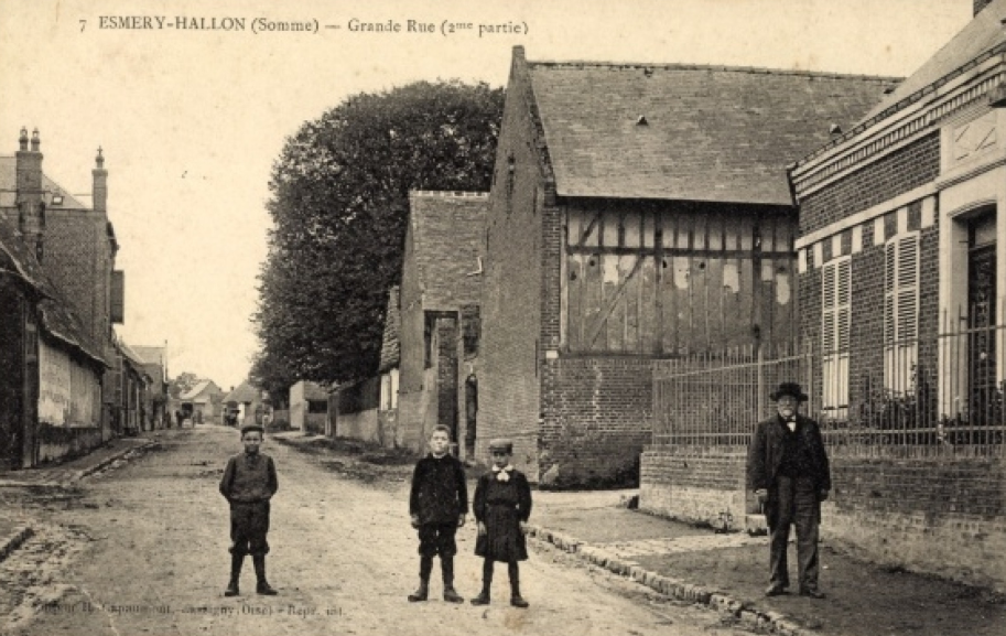 Esmery-Hallon grande rue