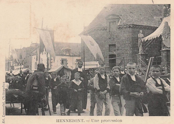 Hennebont procession