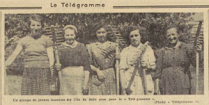 Île de Batz un groupe de jeunes faneuses Le Télégramme de Brest 21 juillet 1954